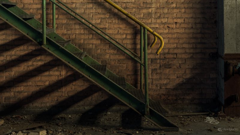 e4da3b7fbbce2345d7772b0674a318d5